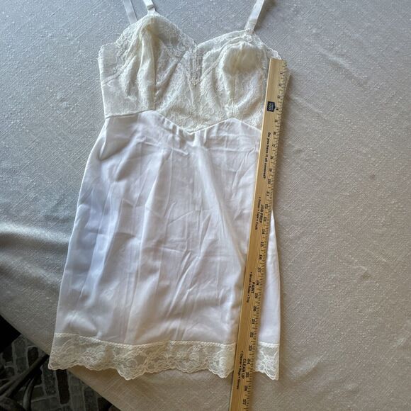 Vintage Burlington Knit Fabrics Burmilaire Anti Static Tricot Dainty Slip - Picture 13 of 15